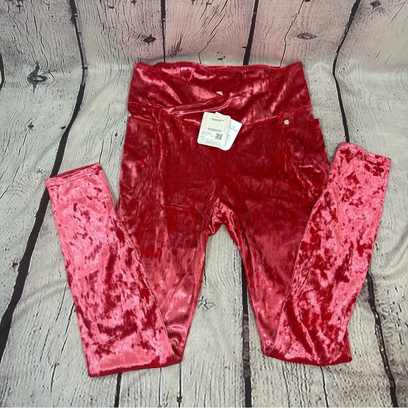 FABLETICS CRUSHED VELOUR CROSSOVER STRAWBERRY 🍓 RED LEGGINGS SIZE (L) - Picture 9 of 12